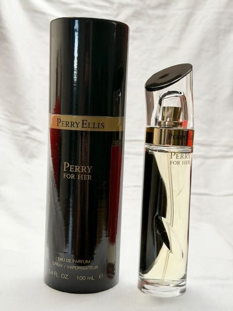 Profumi & Eau de Toilette: Perry Ellis, Perry for Her Black, EdP, 100ml – Nuovo (secondo la descrizione) da Basel venduto da Solaia28 1