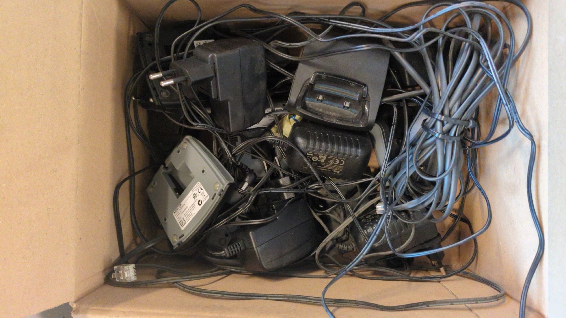 Téléphones: Aastra, Mitel Telefone und Mitel SMB Controller  – D'occasion à Lömmenschwil par Metall01 6