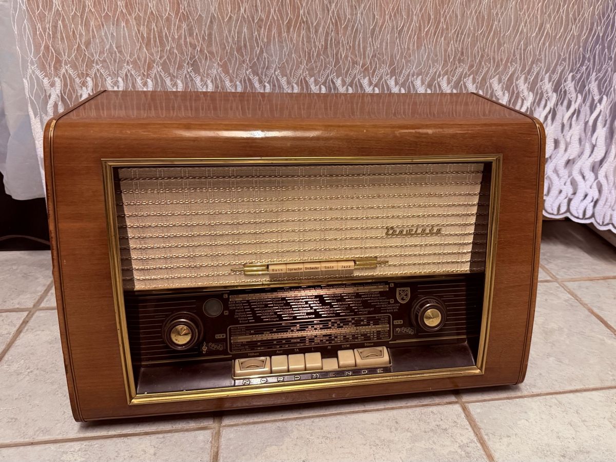 Nordmende Radio: Nordmande Travinta 57 Röhrenradio – Usato da Trimbach venduto da SABO-61 2