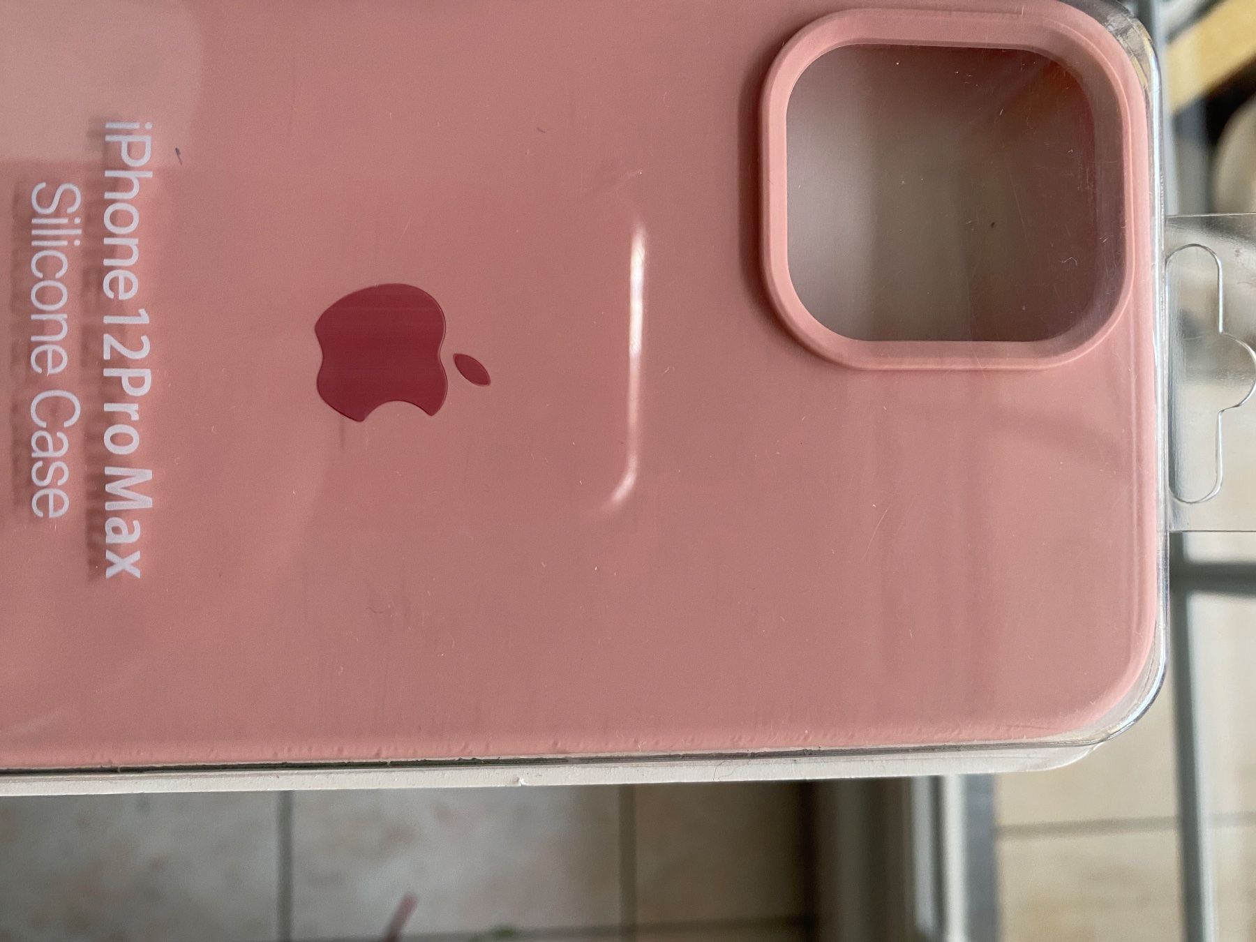 Cover & Protezioni schermo: Coque iPhone 12 Pro Max rose neuve jamais utilisée – Nuovo e nell'imballaggio originale da Denges venduto da val_j8w7 4