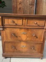 Antike/Vintage-Kommode aus Massivholz – charmantes Möbel mit
