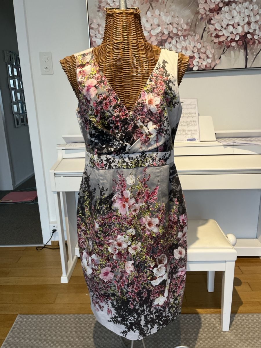 Phase Eight Vestiti: Kleid mit Blumenmuster, Phase Eight, 38 – Usato da Solothurn venduto da Bobesch08