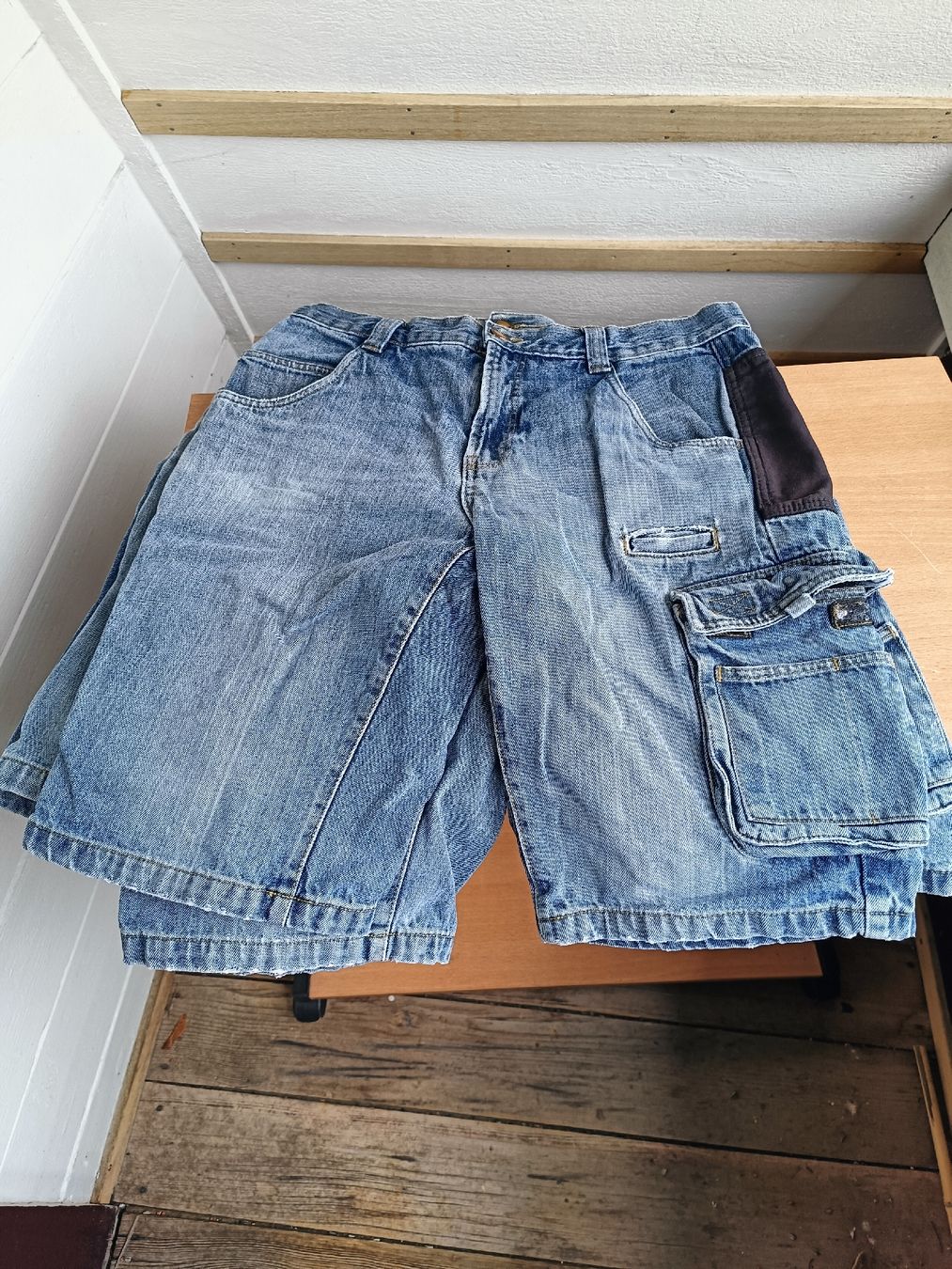 Pantaloni: Worker Jeans Shorts – Usato da Steffisburg venduto da zulg03 7