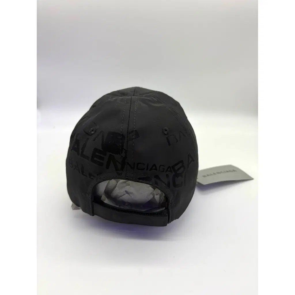 Balenciaga Copricapi, berretti & cappellini: Balenciaga Cap - New – Nuovo e nell'imballaggio originale da Lausanne venduto da S_luxury__ 5