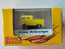 VW Bulli T1 DoKa "Heisse Bullis" gelb von Brekina 1/87