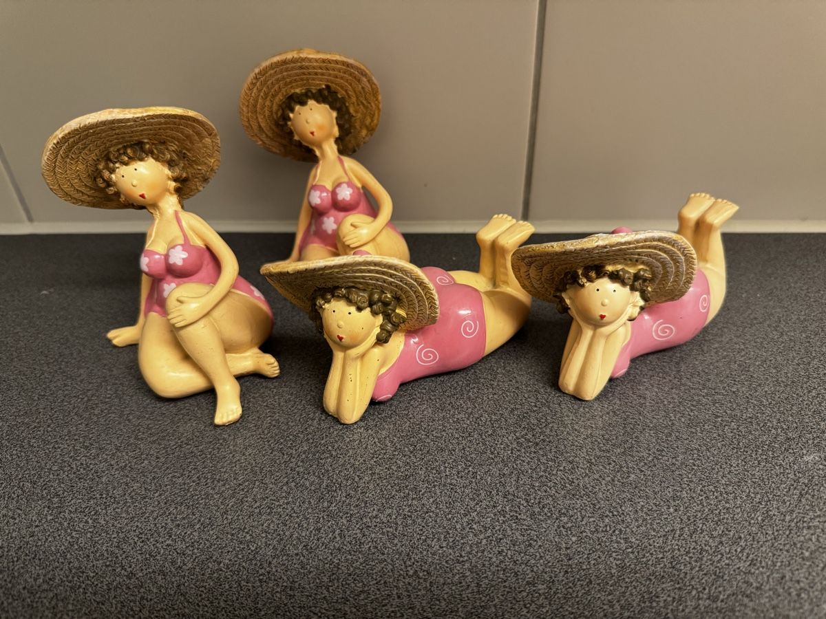 Alle Dekorationen: Rosa Badefiguren Deko – Gebraucht aus Sevelen von tracy95