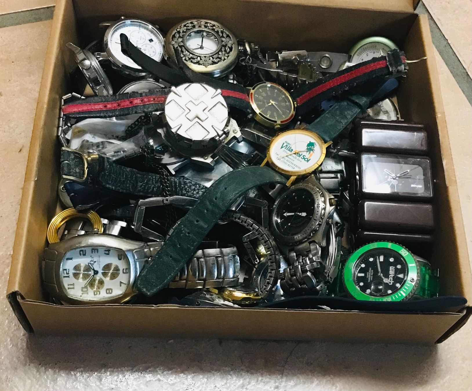 Orologi: UHREN Defekt – Difettoso da Oftringen venduto da Zofin365 4