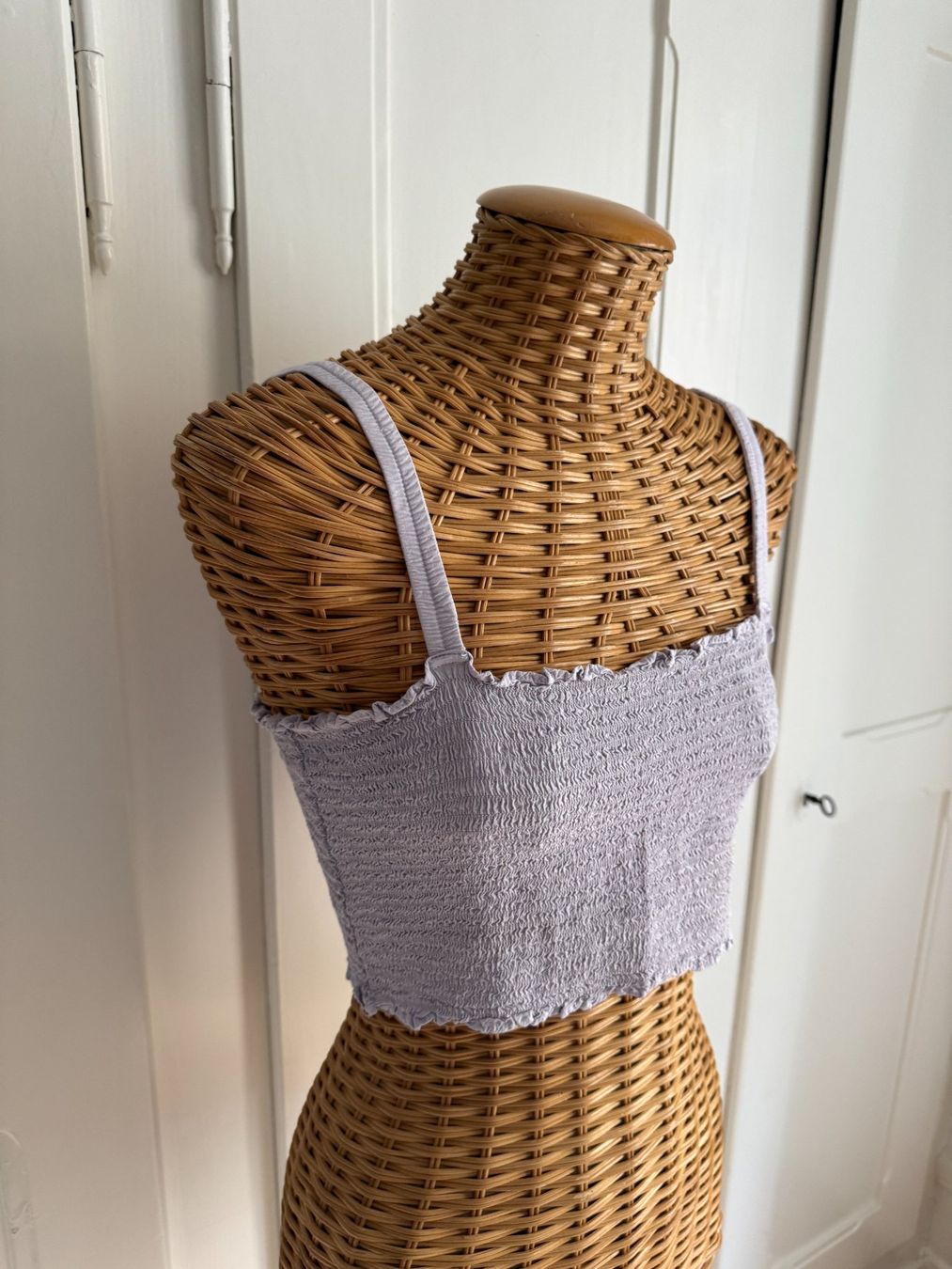 Weekday Tops: WEEKDAY - cropped Top flieder S – D'occasion à Zürich par Diazaio 1