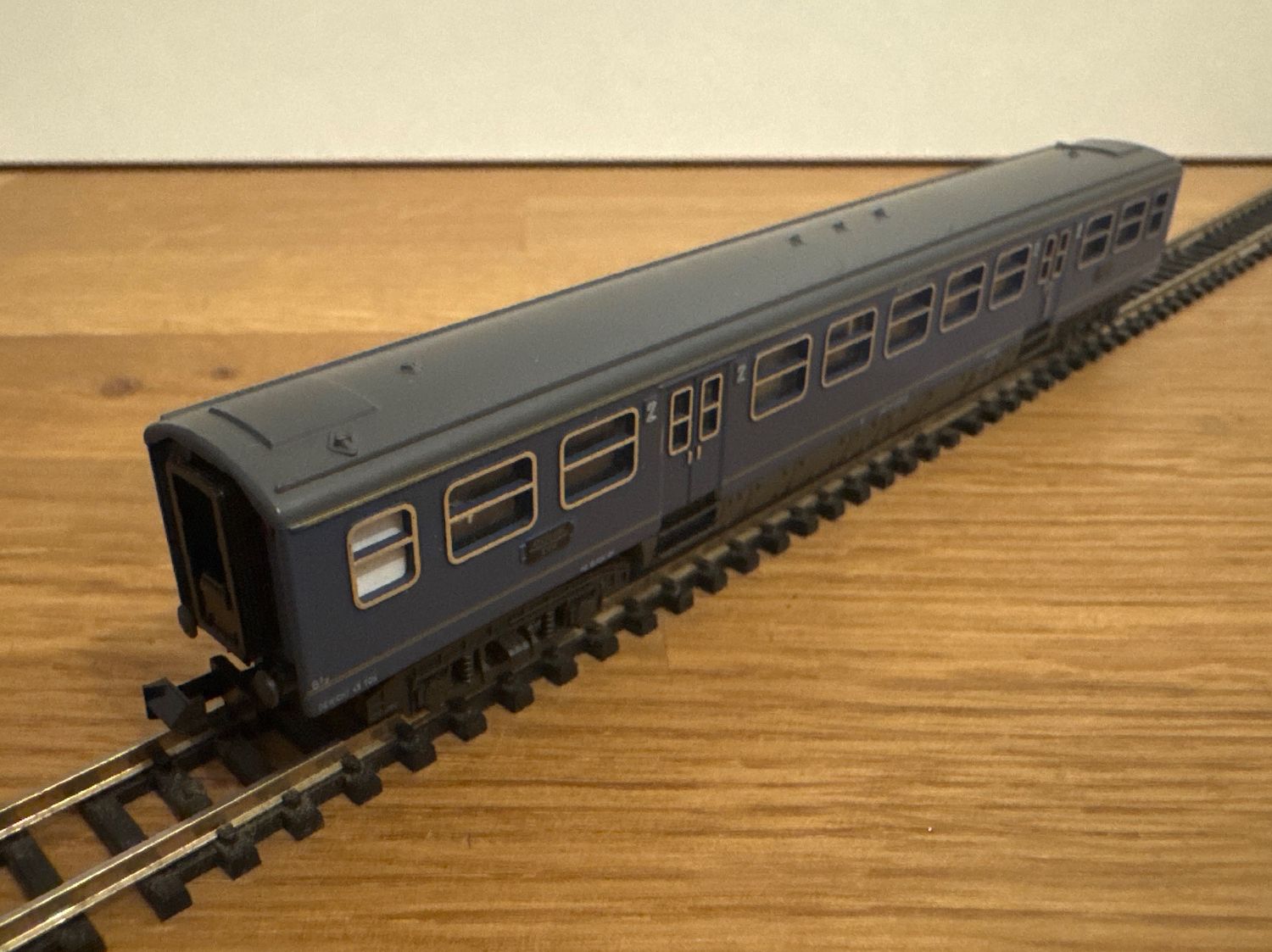 Trix Modellini di ferrovie: Minitrix Personenwagen 2. Kl. – Usato da Schlierbach venduto da Look8 2