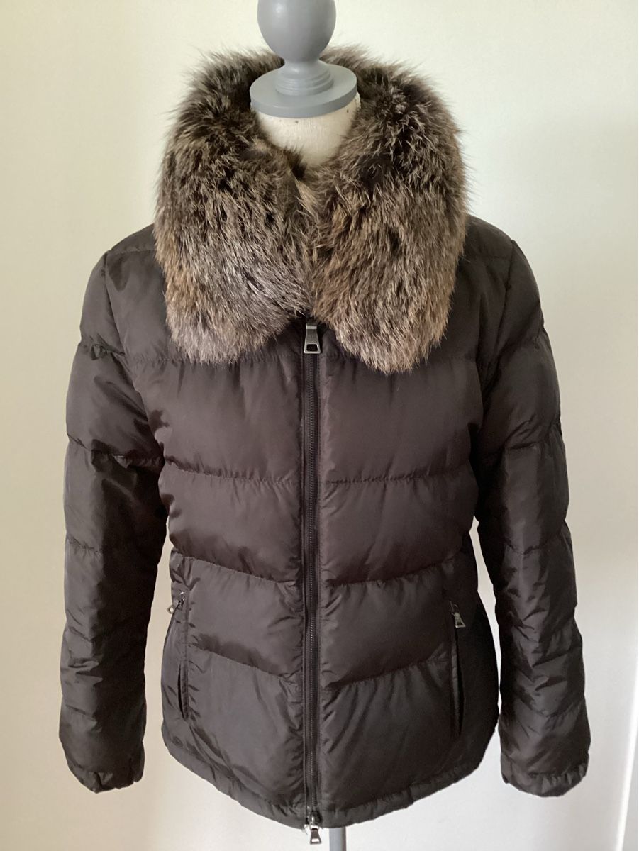 Prada Jacken: Prada, Damendaunenjacke, Gr. 46 it. – Neu (gemäss Beschreibung) aus Salenstein von Esprit57