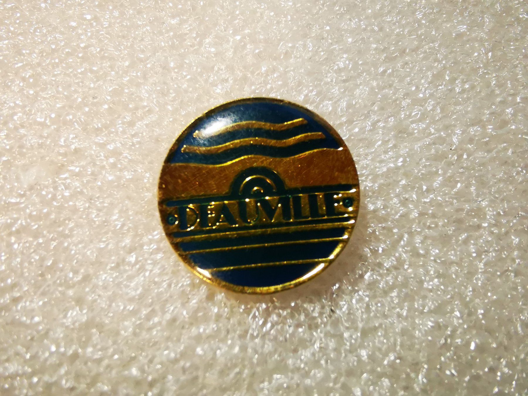 Placchette & Badge: Ansteckpin 5: Deaumille – Usato da Oppligen venduto da Pin-Fall-Shop