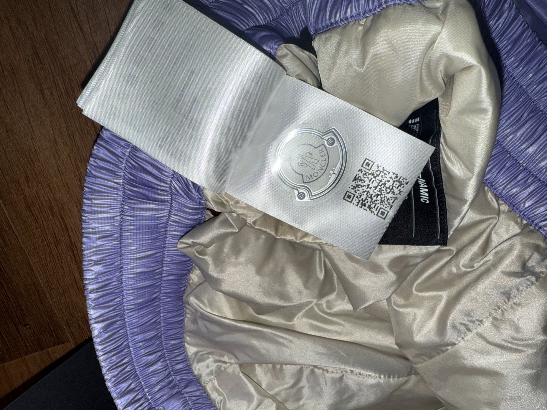 Moncler Pantaloni: New Moncler shorts - L – Nuovo e nell'imballaggio originale da St-Sulpice VD venduto da juhdu 6