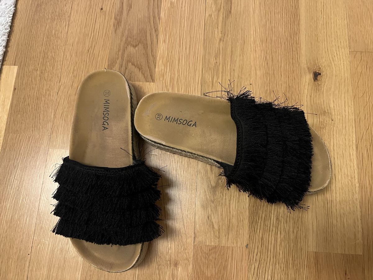 Scarpe da donna: Schwarze Finken mit Fransen, Grösse 38 – Usato da Zürich venduto da ale_ap 1