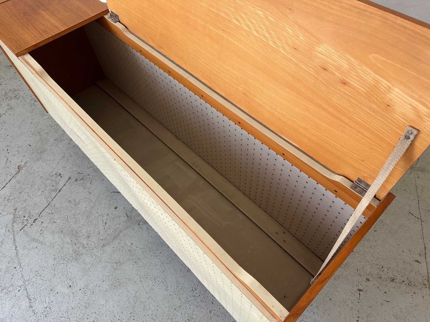 Cassettiere: Vintage Sideboard / Wäschetruhe – Usato da Zürich venduto da frauflufelberg 8
