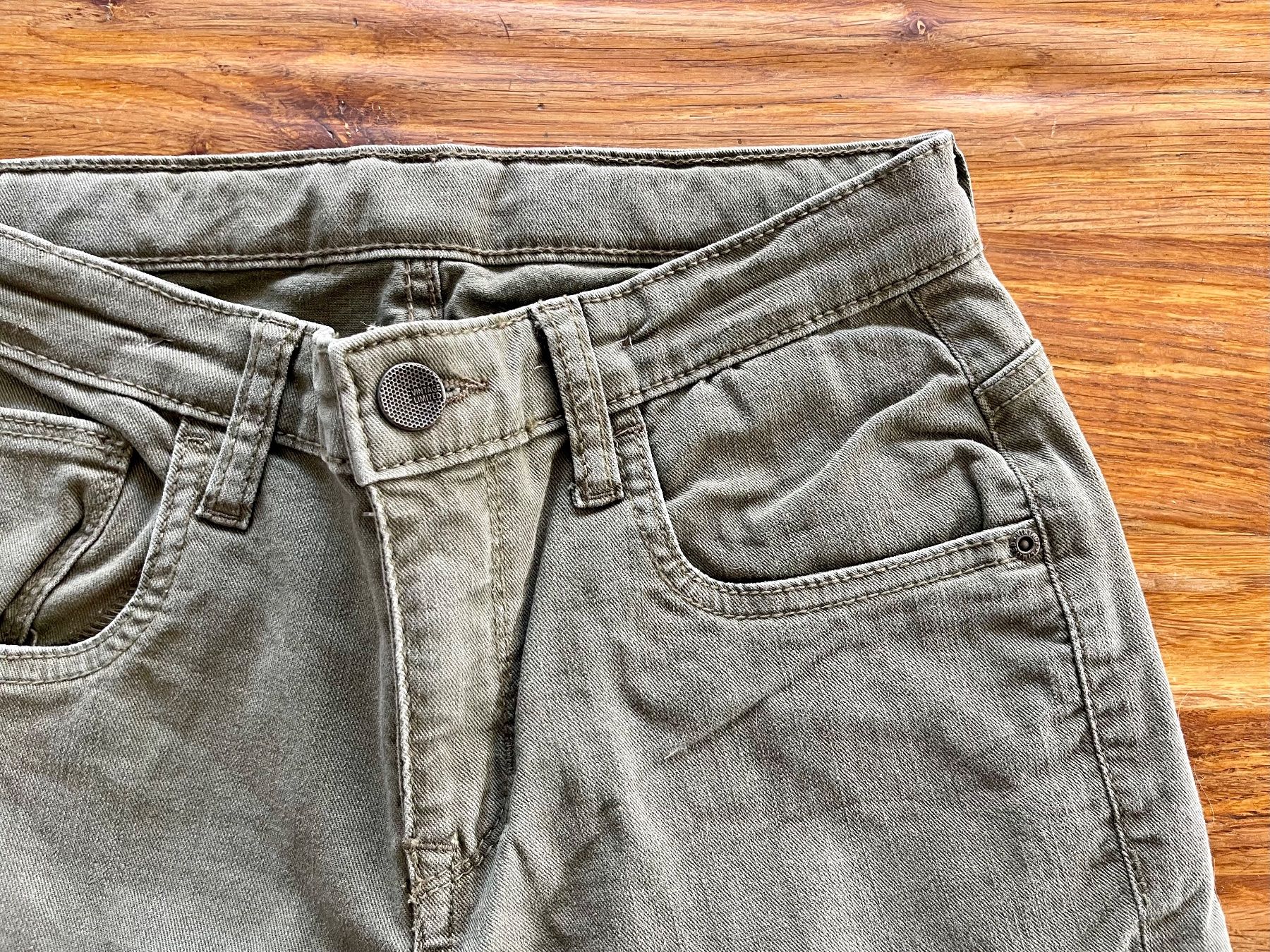 Hosen: lässige Shorts Gr. 146 – Gebraucht aus Buchrain von Sunny026 1