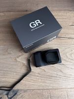 Ricoh GR IV Monochrome mit Zubehör