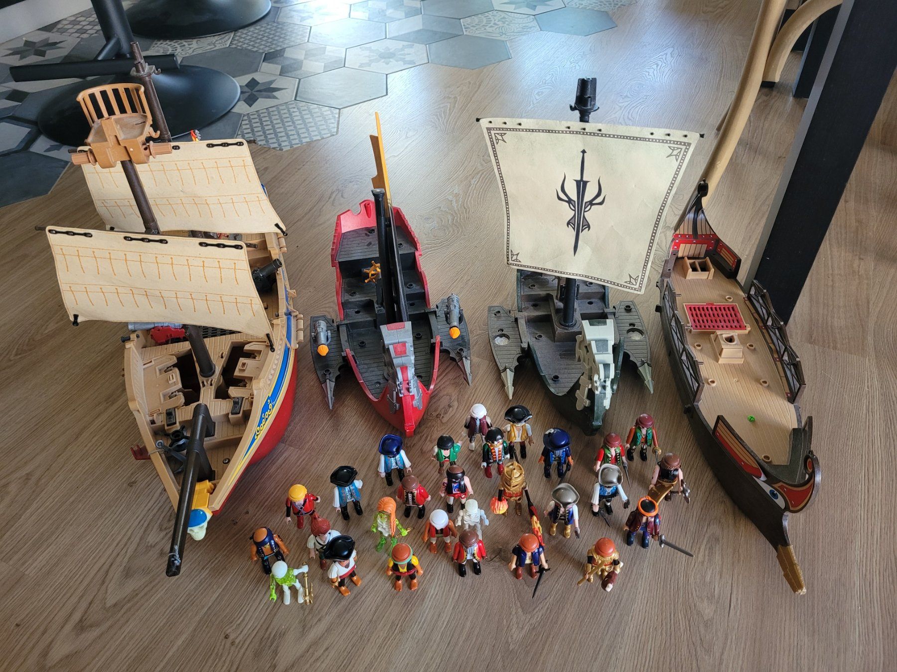 Playmobil Spielzeuge: Lot de Playmobil "Pirates" Bateaux et personnages – Gebraucht aus Noville von Noisette83 2