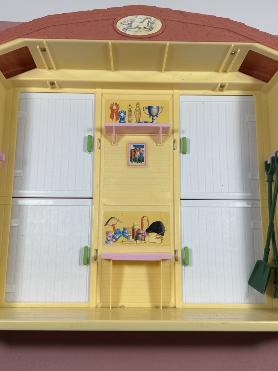 Bambole: BARBIE Doll Horse Stable 2000 - Rare – Usato da Bedano venduto da VBimby 4