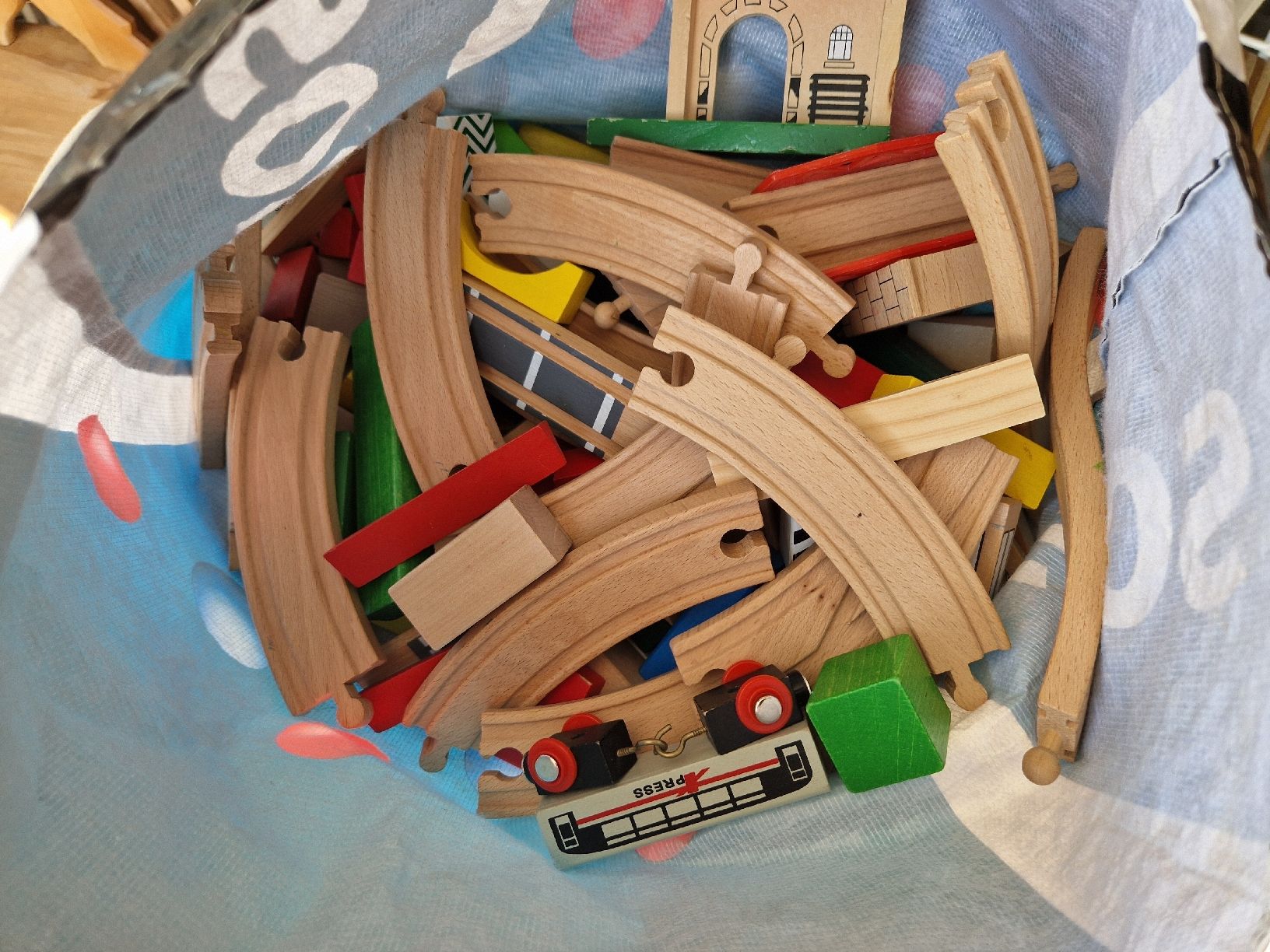 Brio Giocattoli: BRIO Eisenbahn,  gemischt guter Zustand – Usato da Mörigen venduto da Clio111 1