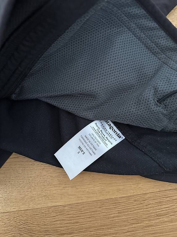 Patagonia Giacche: Patagonia Jacket Softshell / leichte Windjacke Gr. S – Usato da Basel venduto da Oloir 2