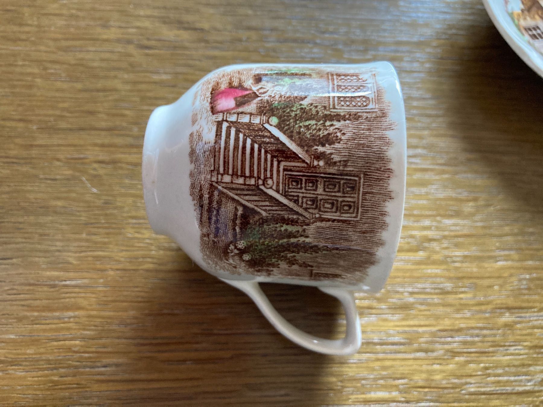 Johnson Brothers Tassen: Johnson Bros Haddon Hall Kaffeetassen x 5 – Gebraucht aus Luzern von AM2nd 5