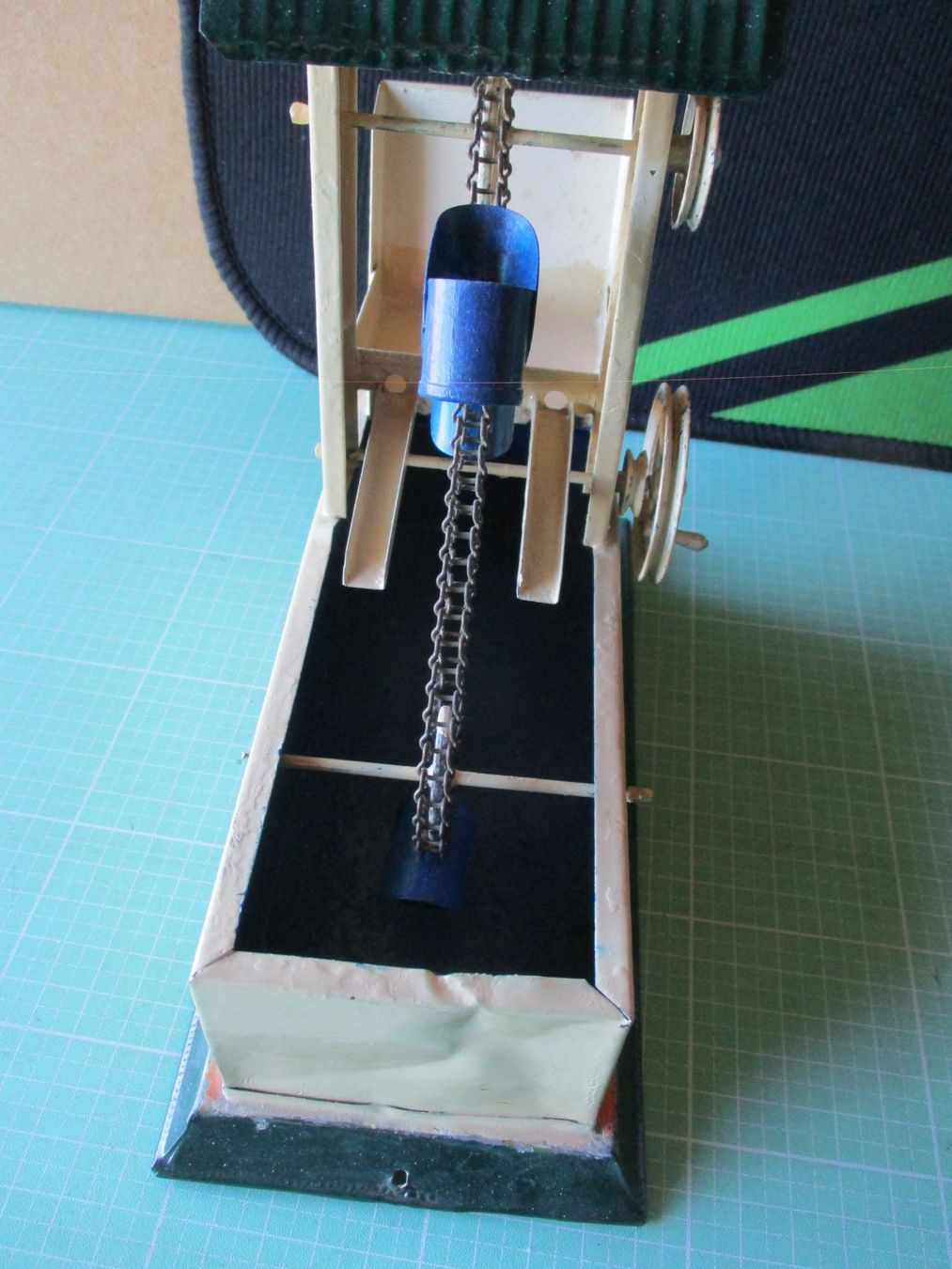 Kit di modellismo & Modellini statici: Antriebsmodel  Wasserbrunnen Blechspielzeug – Usato da Ottikon Gossau ZH venduto da hokuspokus 2