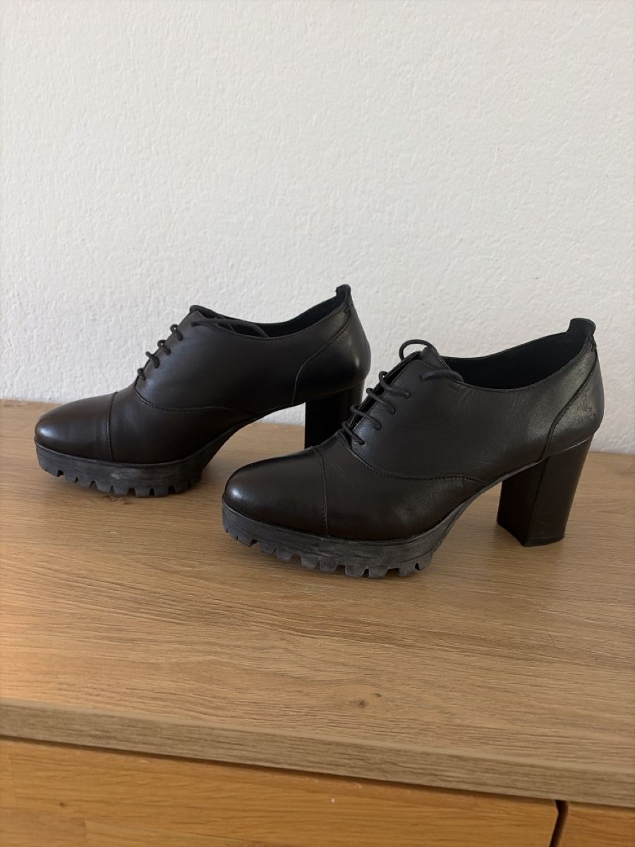 Scarpe da donna: Bata Schnürschuhe schwarz Absatz Plateau Grösse 41 – Usato da Oberglatt ZH venduto da kaj_tg7d