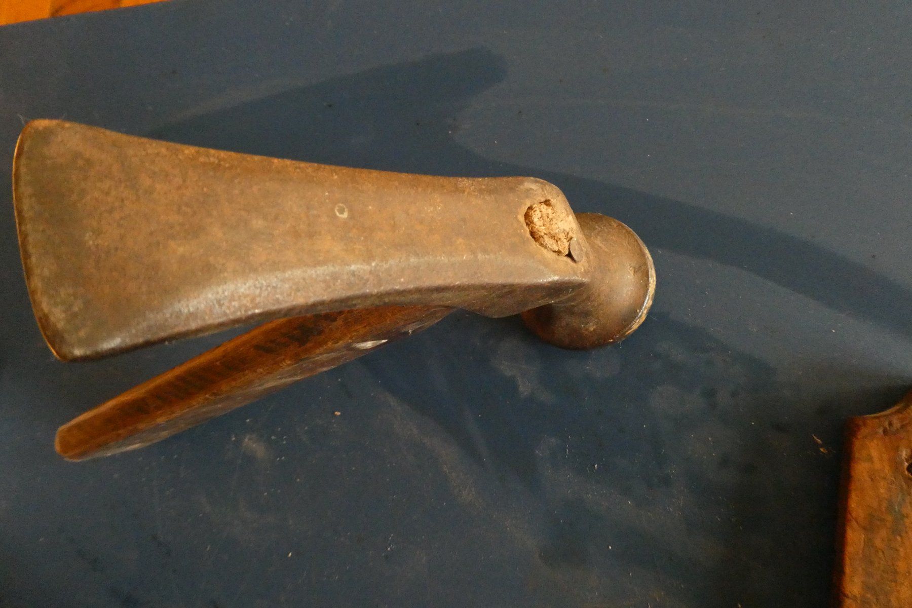 Tutti gli attrezzi: outils marteau /équerre – Usato da Fontaines NE venduto da monloisir 2