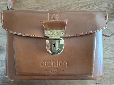 Omnica 100 Kameratasche aus Leder