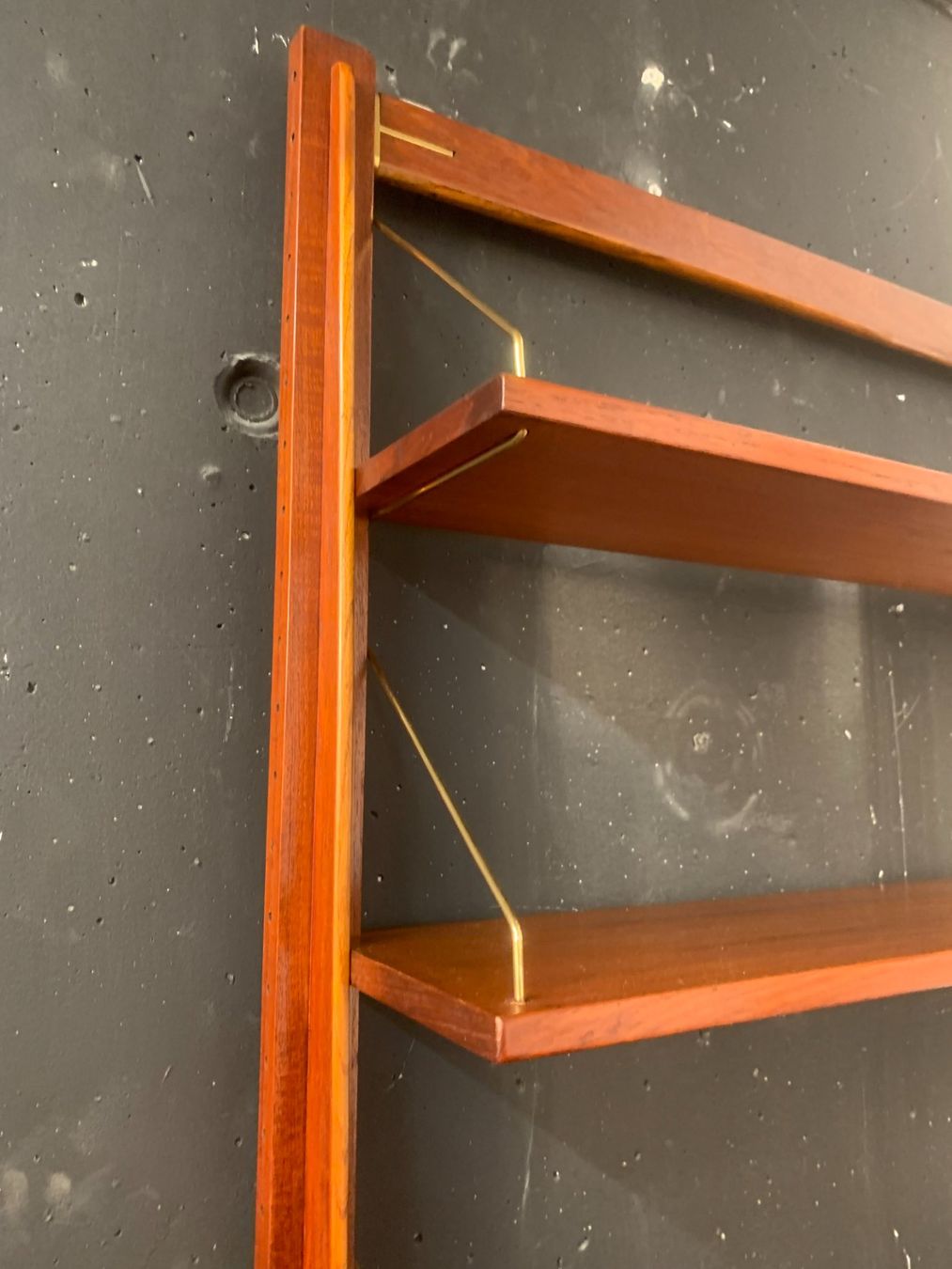 Regale: Mid-Century Eckregal, teak - Denmark 1960er – Gebraucht aus Pregassona von ModernistaCH 3