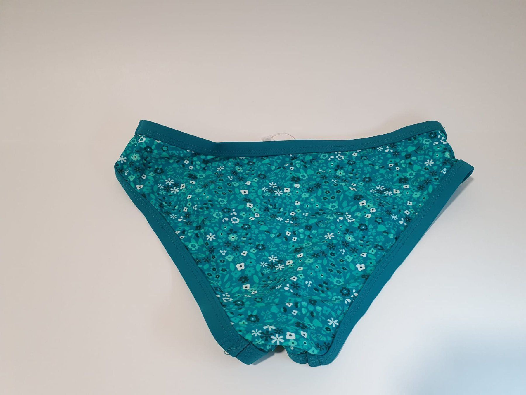 Badekleider & Bikinis: Komplettes Bikini-Set für Mädchen Größe 152 – Neu und originalverpackt aus Genève von Pandinet 3
