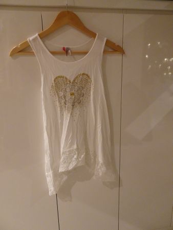 Hübsches Sommertop weiss mit Spitze unten Gr. 152 - 231240