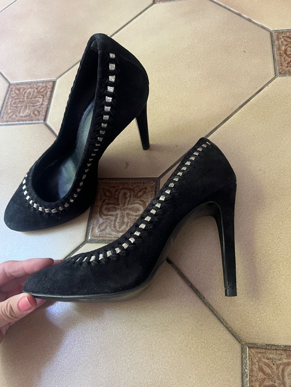 Scarpe da donna: Escarpins noirs Minelli T 36 – Usato da Bellevue venduto da utilisatratice 1