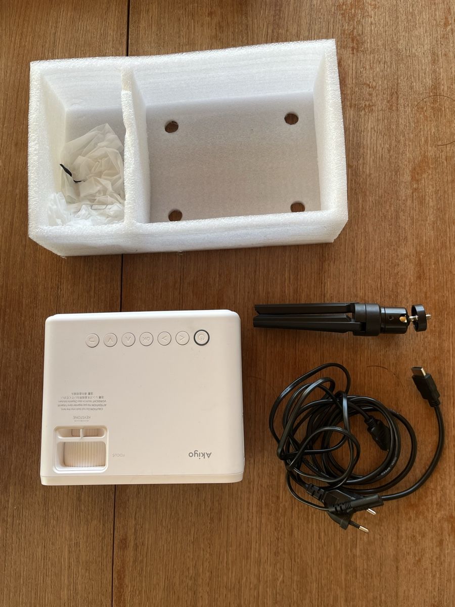 Proiettori: Akiyo Wi-Fi Led Projector / Beamer – Usato da Zürich venduto da jalexandra6 2