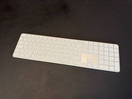Apple Magic Keyboard mit Touch ID & Ziffern­block (English)
