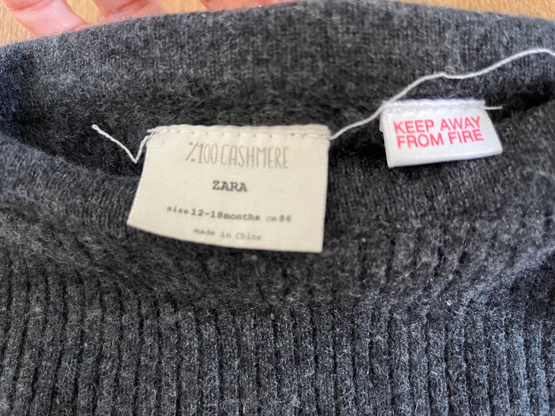 Zara Pantaloni: Hose 100% Kaschmir Zara Grösse 86 – Usato da Basel venduto da Malian 1
