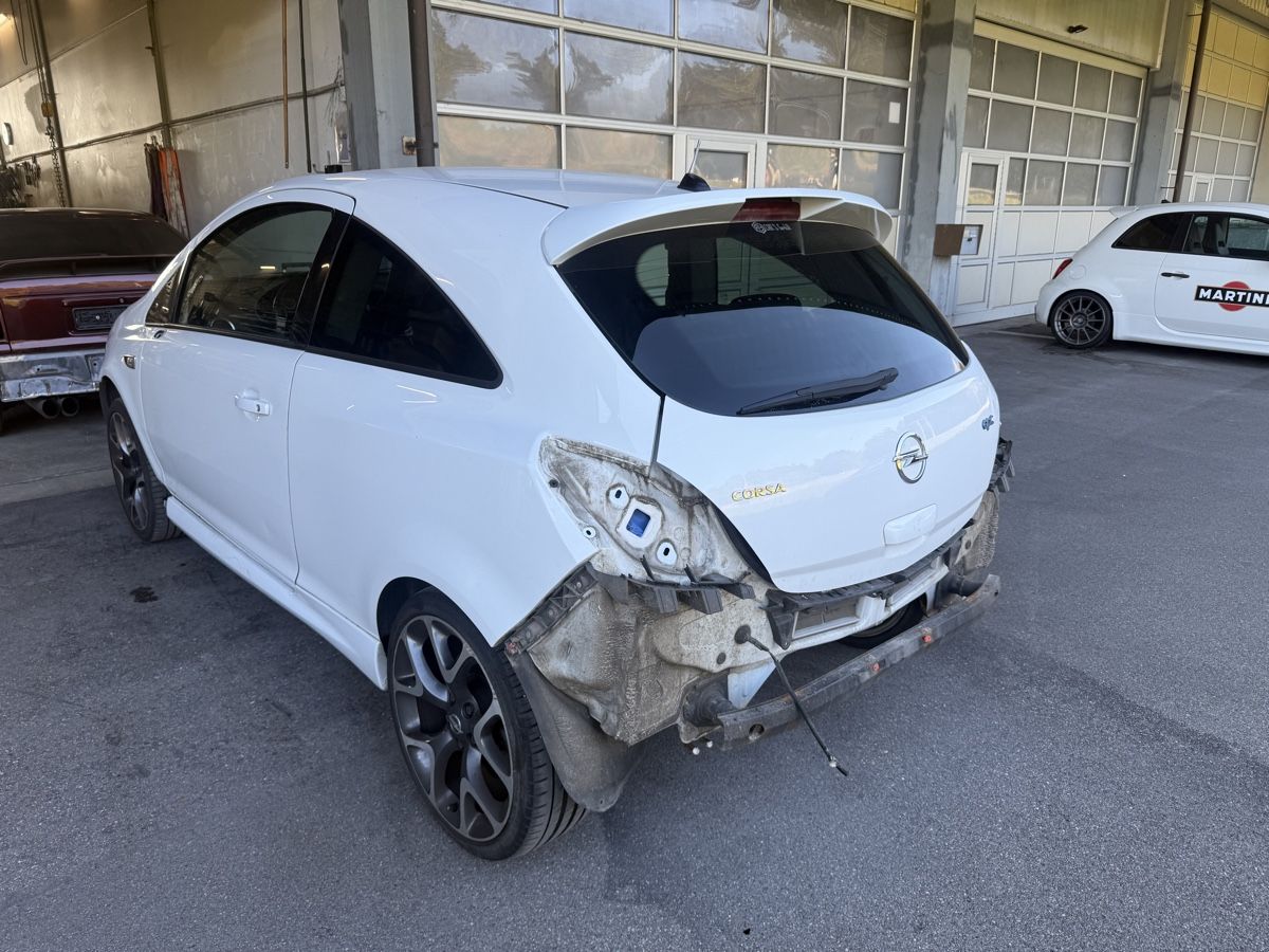 Opel Accessori per altri veicoli: Opel Corsa D OPC – Usato da Schaffhausen venduto da sabdiu