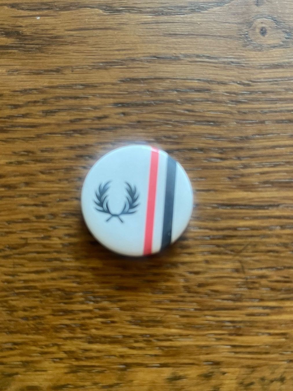 Plaketten & Abzeichen: *Fred Perry Button* – Neu (gemäss Beschreibung) aus Seuzach von Black_sheep