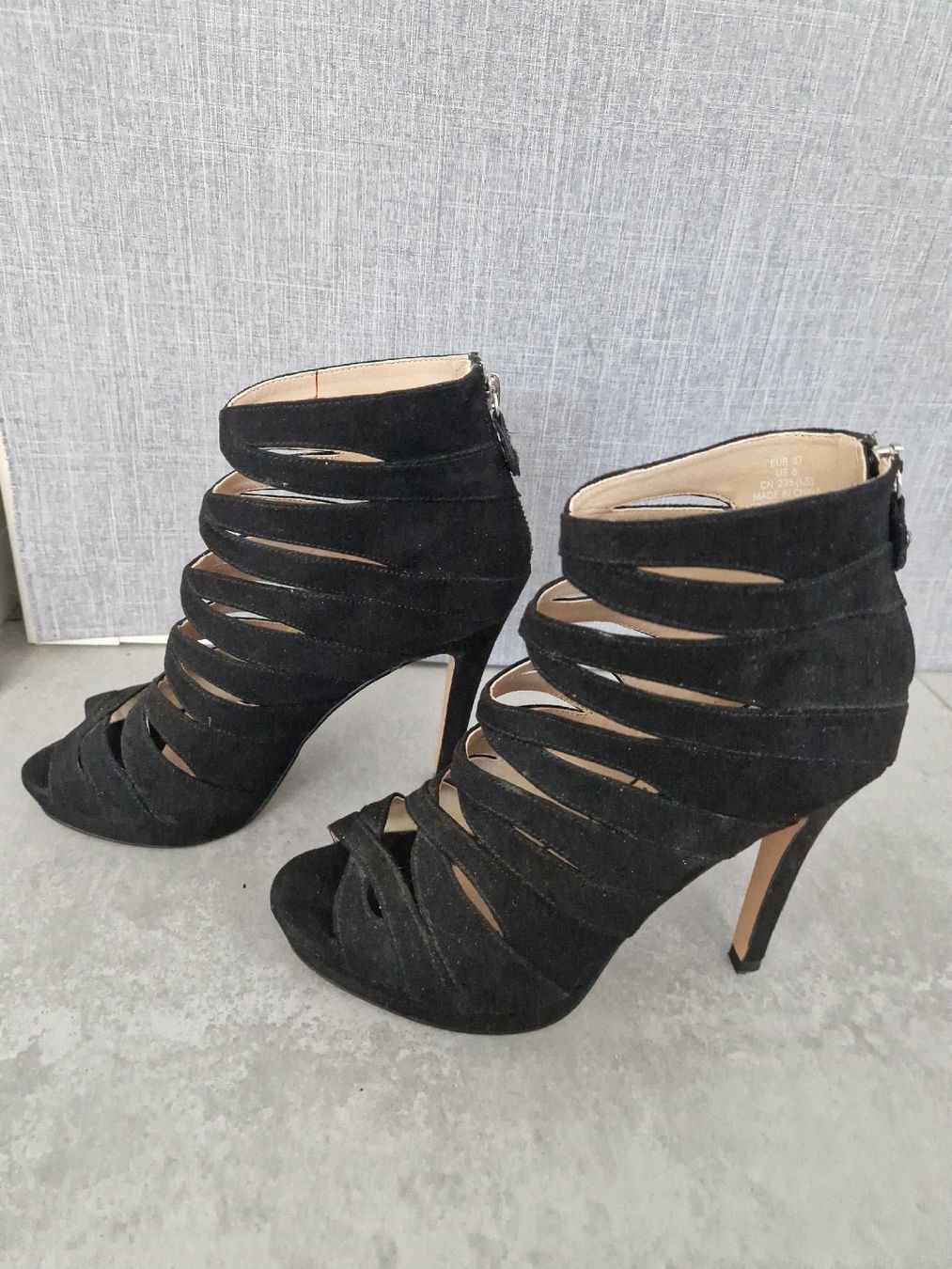 H&M Scarpe da donna: Sandaletten mit Absatz – Usato da Eglisau venduto da Ramii97