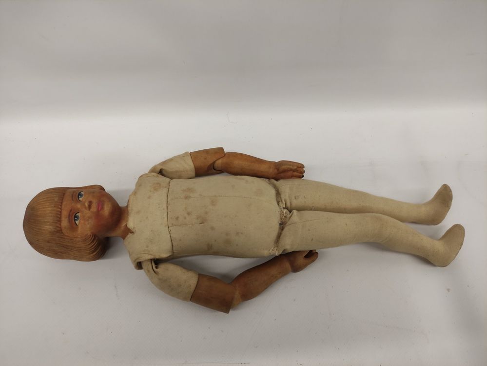 Antike Puppe aus Holz mit beweglichen Gelenken | Kaufen auf Ricardo