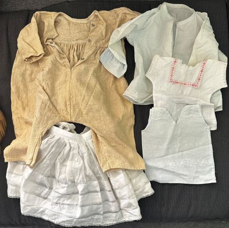 alte Puppenkleider, 5 Unterwäsche, div Material