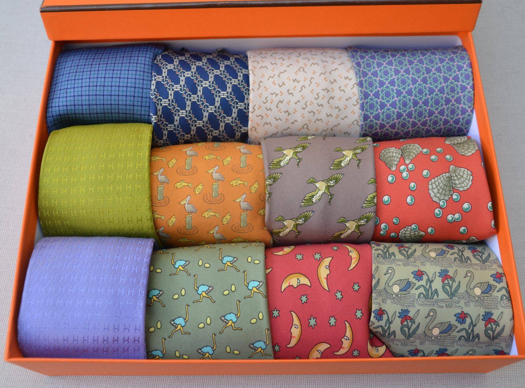 Hermès Cravatte: 12 x Krawatte / Cravate Hermès  Soie/ Seide – Usato da Collonges venduto da Auganien 1