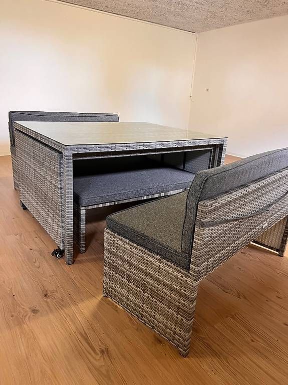 Set di tavolo e panche: MELBA Gartenlounge - wie neu - platzsparendes Cube-Set – Usato da Hausen AG venduto da ferhat69 1