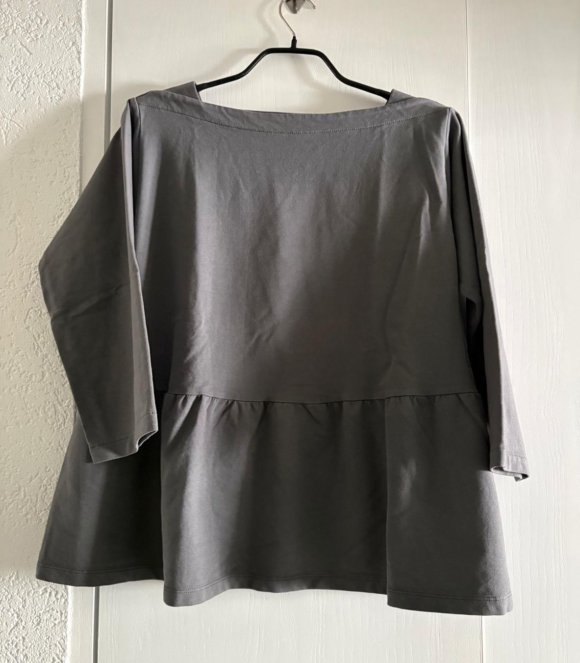 Maglioni & Felpe: Baumwoll-Sweatshirt, spezieller Schnitt, oversized, grau – Usato da Rikon im Tösstal venduto da Spellbinder