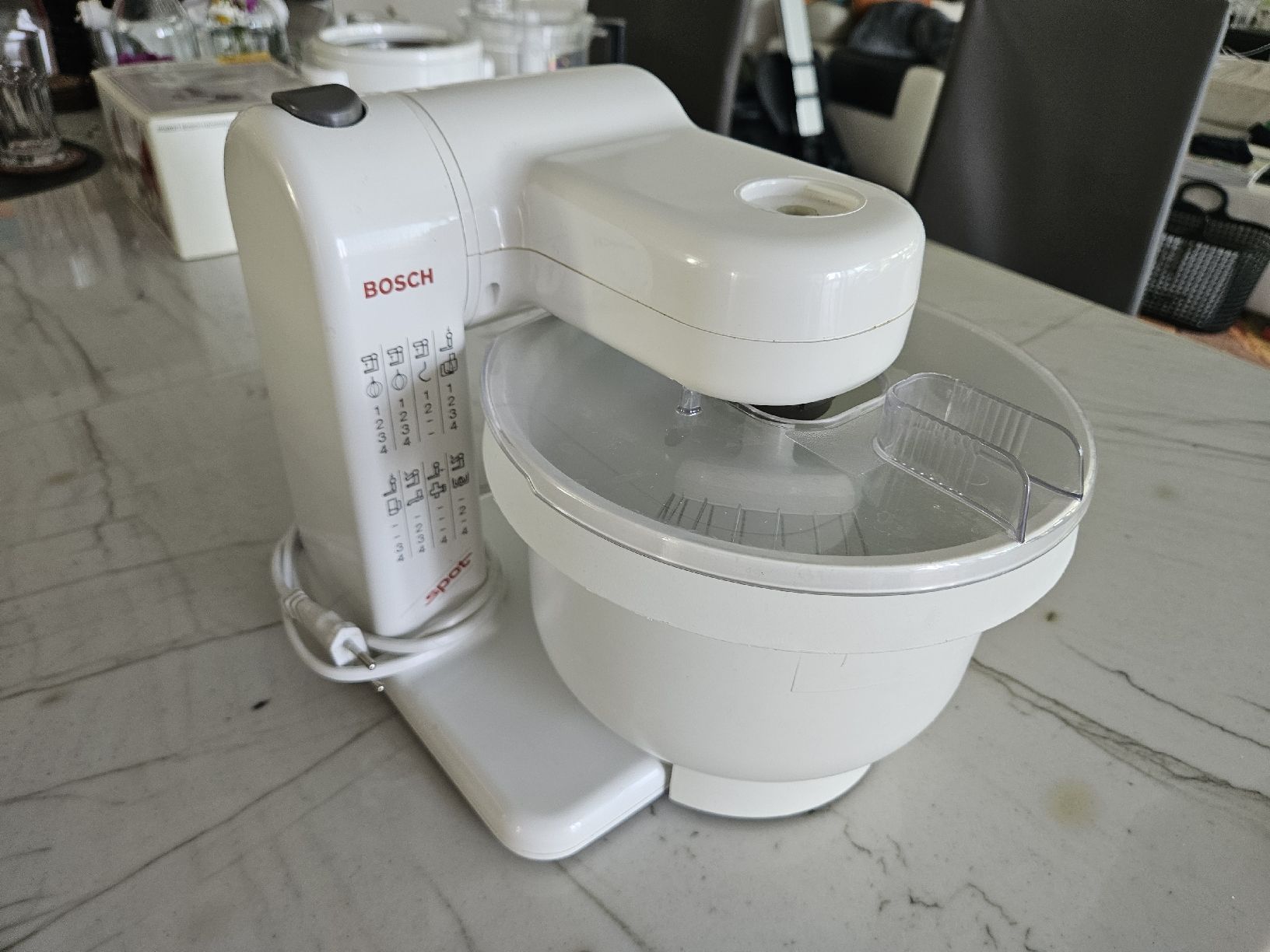 Bosch Elettrodomestici da cucina: Küchenmaschine Bosch MUM4 mit Eismaschine u Fleischwolf – Usato da Kloten venduto da Tacha_gb 2