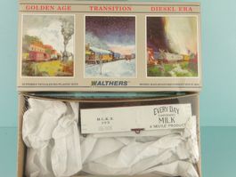Walthers 2481 Bausatz / 40' Refeer Wood Nestle Milk