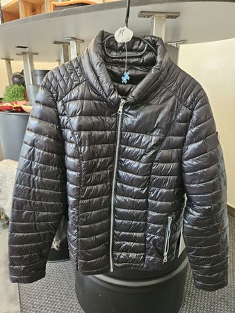 Steppjacke schwarz leicht glänzend Grösse M guter Zustand
