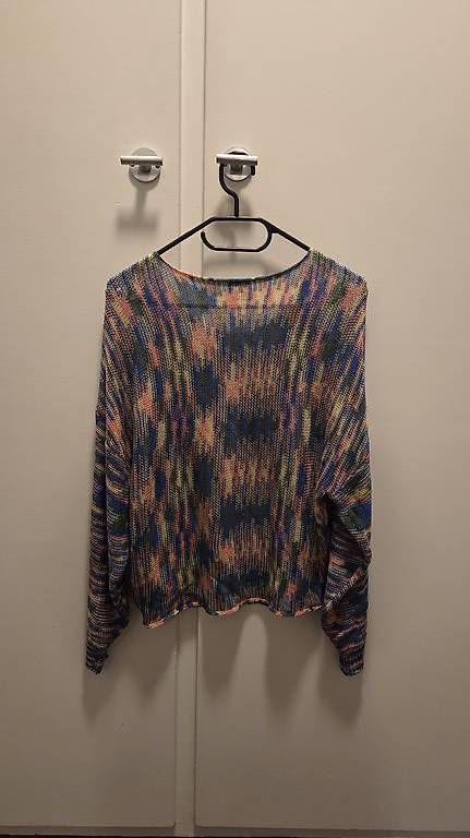 Urban Outfitters Pulls & Sweat-shirts: farbiger Pullover, S/36 – D'occasion à Bern par nigq 1