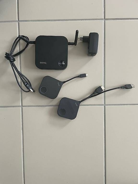 Docking station: BenQ Instashow kabellose Bildschirmübertrgung – Usato da Brugg AG venduto da J-Stuff96 3