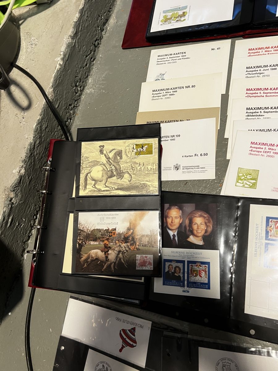 Alben: Briefmarken Sammlung  – Gebraucht aus Urdorf von AMBASSADOR 1
